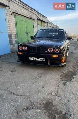 Седан BMW 3 Series 1988 в Днепре