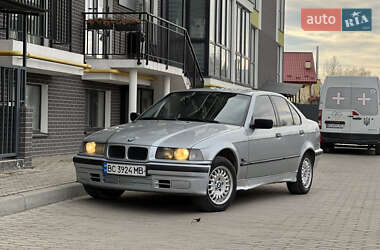 Седан BMW 3 Series 1995 в Жовкві