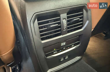 Седан BMW 3 Series 2024 в 