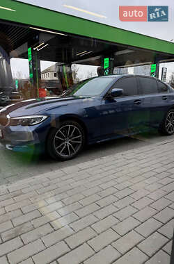 Седан BMW 3 Series 2022 в Киеве