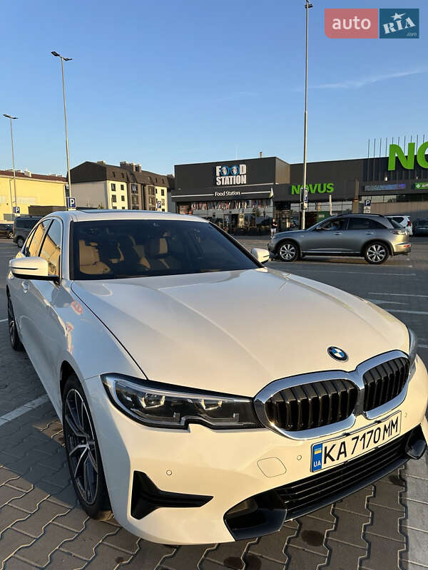Седан BMW 3 Series 2019 в Киеве