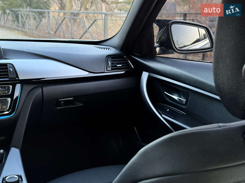 Седан BMW 3 Series 2013 в Ивано-Франковске