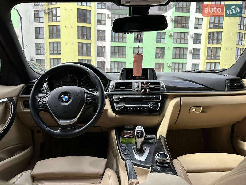 Седан BMW 3 Series 2015 в Ровно