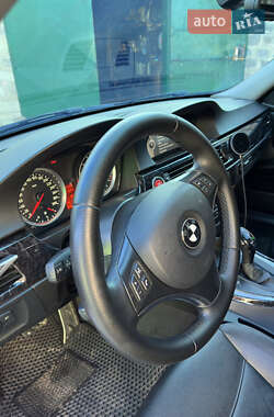 Седан BMW 3 Series 2011 в 