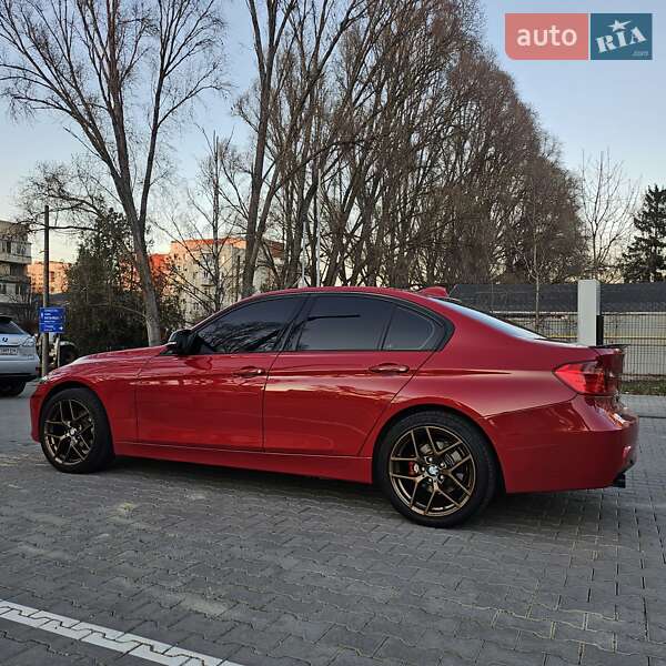 Седан BMW 3 Series 2014 в Чернівцях