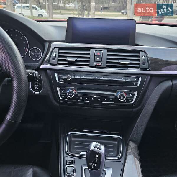 Седан BMW 3 Series 2014 в Чернівцях