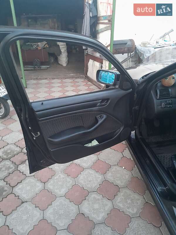 Седан BMW 3 Series 2000 в Коростене