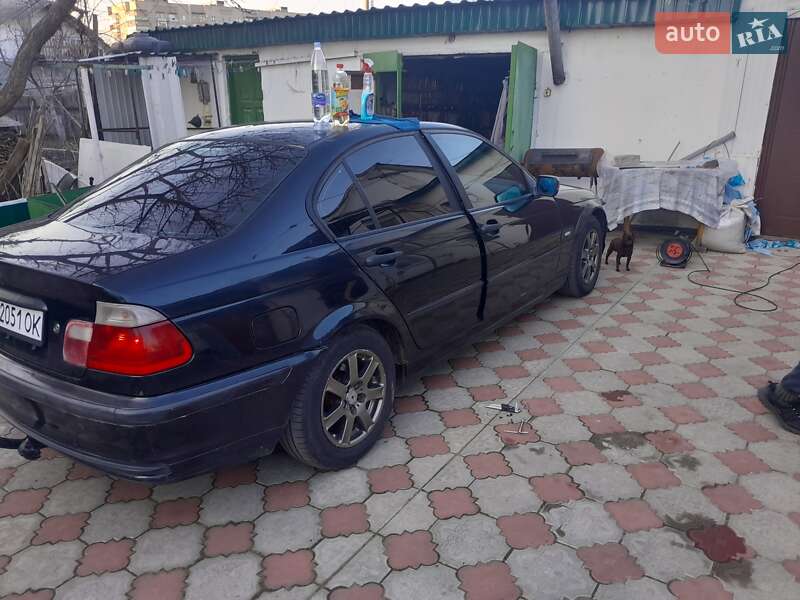 Седан BMW 3 Series 2000 в Коростене