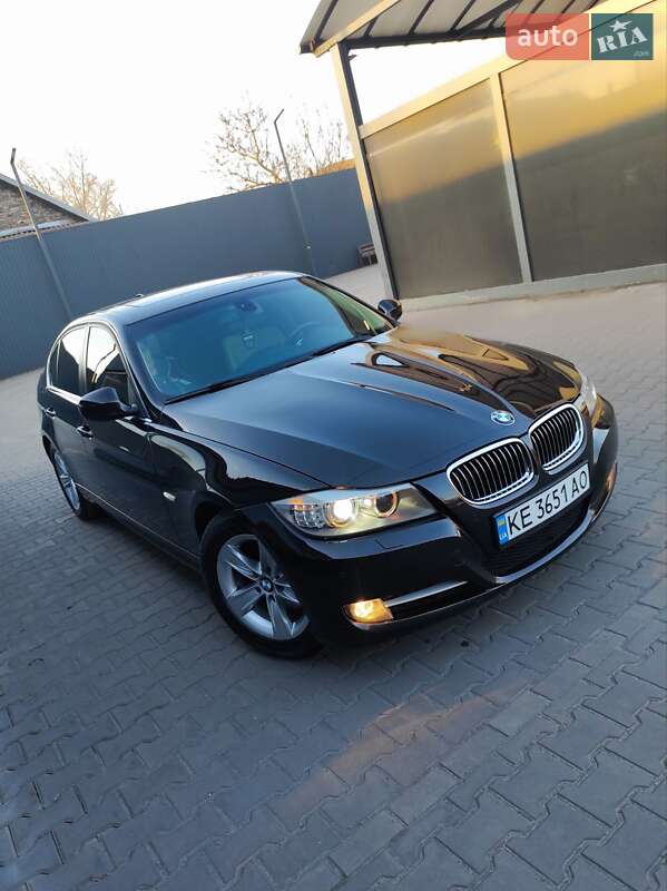 Седан BMW 3 Series 2011 в Каменском