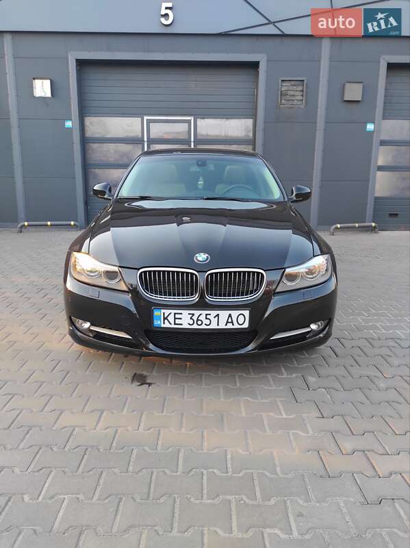 Седан BMW 3 Series 2011 в Каменском
