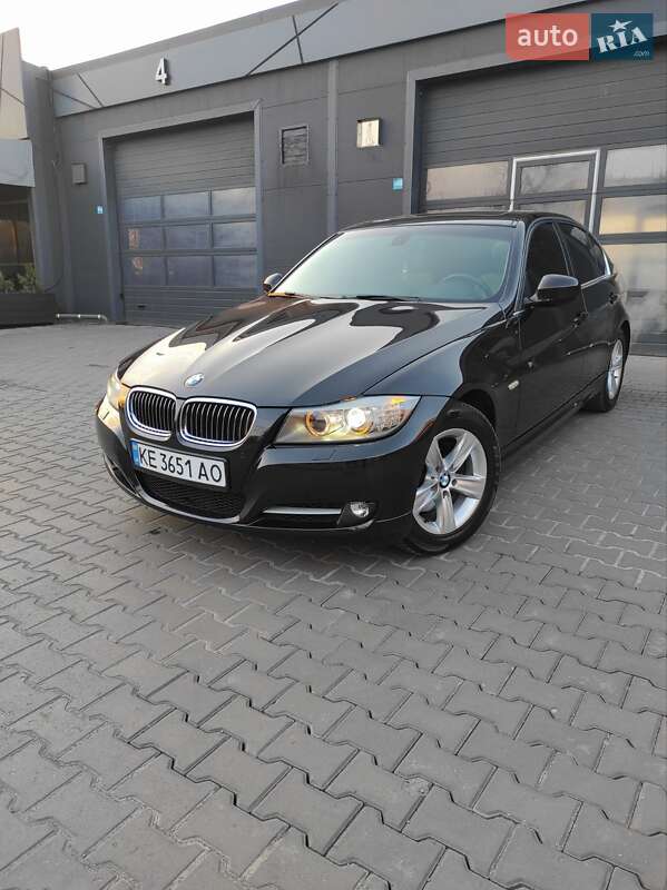 Седан BMW 3 Series 2011 в Каменском