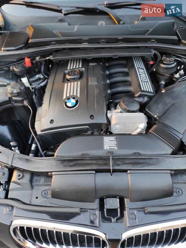 Седан BMW 3 Series 2011 в Каменском
