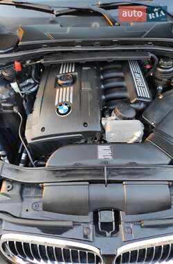 Седан BMW 3 Series 2011 в Каменском