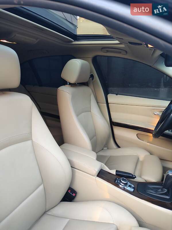 Седан BMW 3 Series 2011 в Каменском