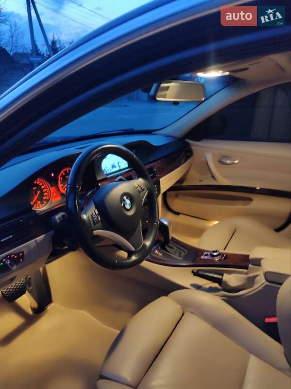 Седан BMW 3 Series 2011 в Каменском