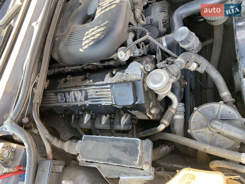 Седан BMW 3 Series 1999 в Сахновщине