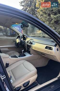 Седан BMW 3 Series 2011 в 