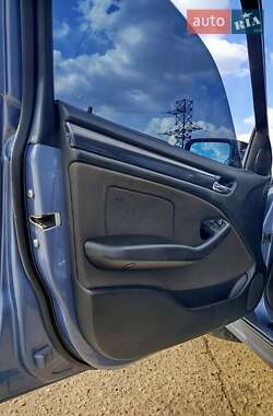 Седан BMW 3 Series 2003 в 
