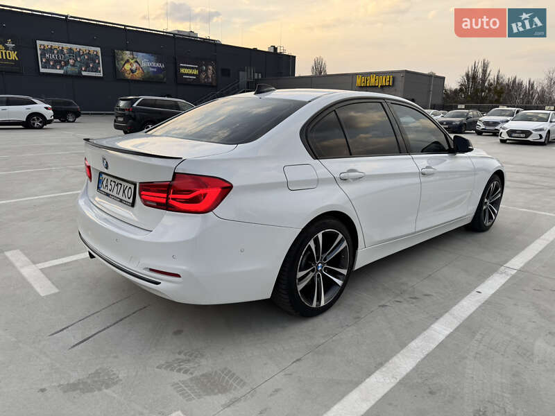 Седан BMW 3 Series 2016 в Киеве