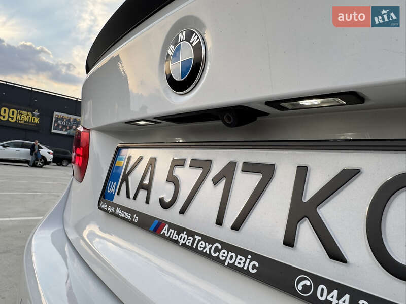 Седан BMW 3 Series 2016 в Киеве