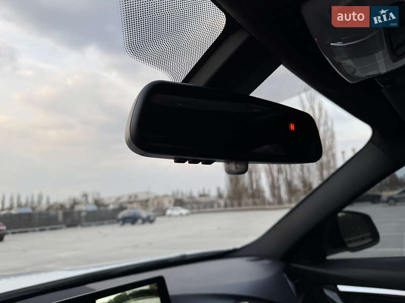 Седан BMW 3 Series 2016 в Киеве