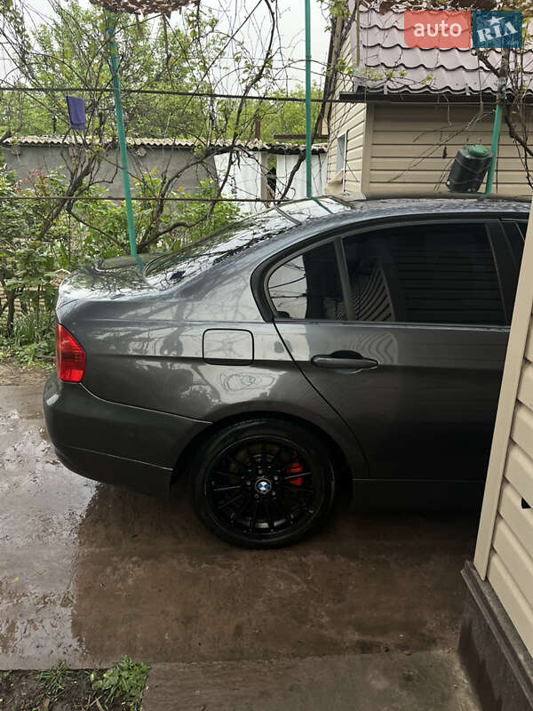 Седан BMW 3 Series 2006 в Кропивницькому