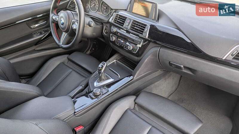 Седан BMW 3 Series 2016 в Киеве