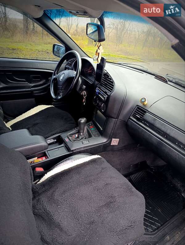 Седан BMW 3 Series 1995 в Вознесенську