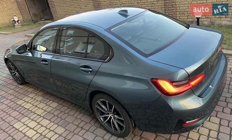Седан BMW 3 Series 2019 в Львове