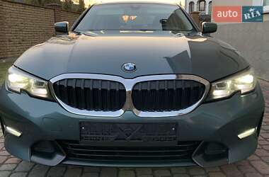 Седан BMW 3 Series 2019 в Львові