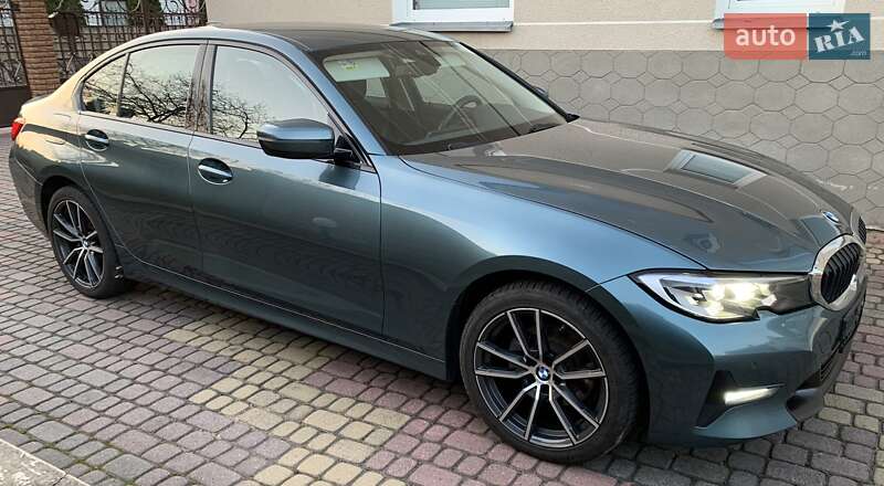 Седан BMW 3 Series 2019 в Львове