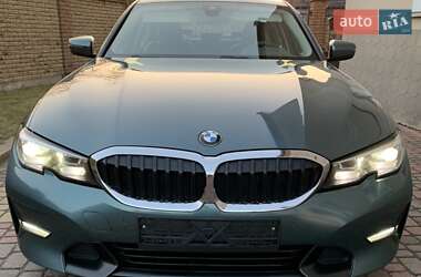 Седан BMW 3 Series 2019 в Львові