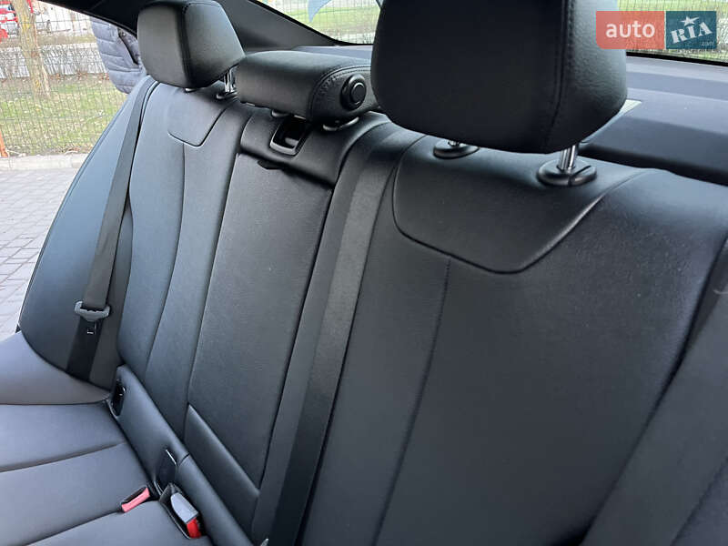 Седан BMW 3 Series 2015 в Полтаві