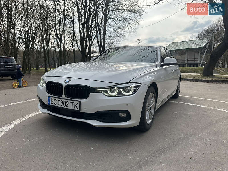 Седан BMW 3 Series 2016 в Львові