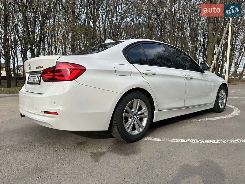 Седан BMW 3 Series 2016 в Львові