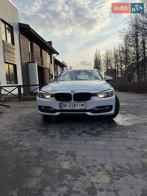 Седан BMW 3 Series 2015 в Ровно