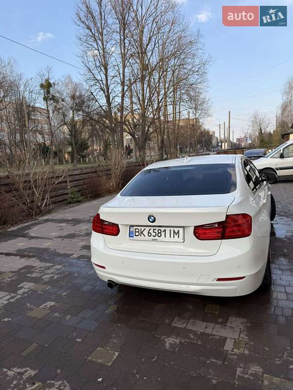 Седан BMW 3 Series 2015 в Ровно