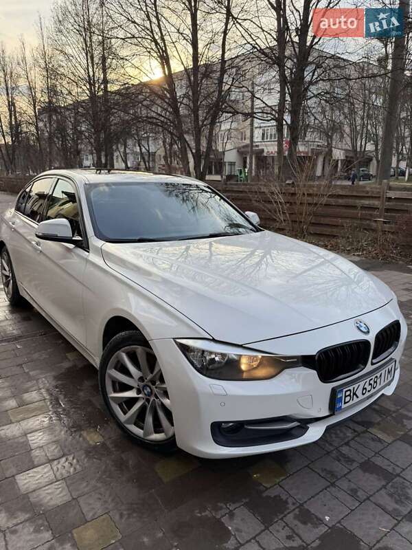 Седан BMW 3 Series 2015 в Ровно