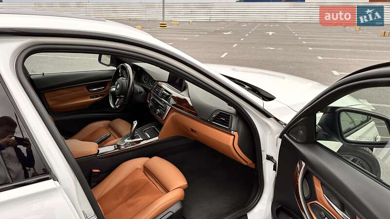 Седан BMW 3 Series 2013 в Львове