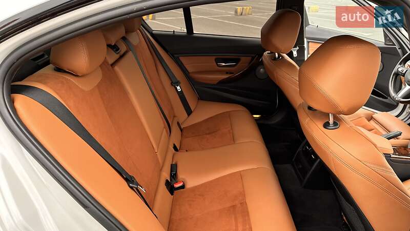 Седан BMW 3 Series 2013 в Львове