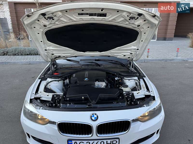 Седан BMW 3 Series 2012 в Миколаєві