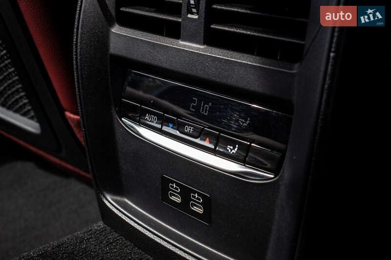 Седан BMW 3 Series 2022 в Львове