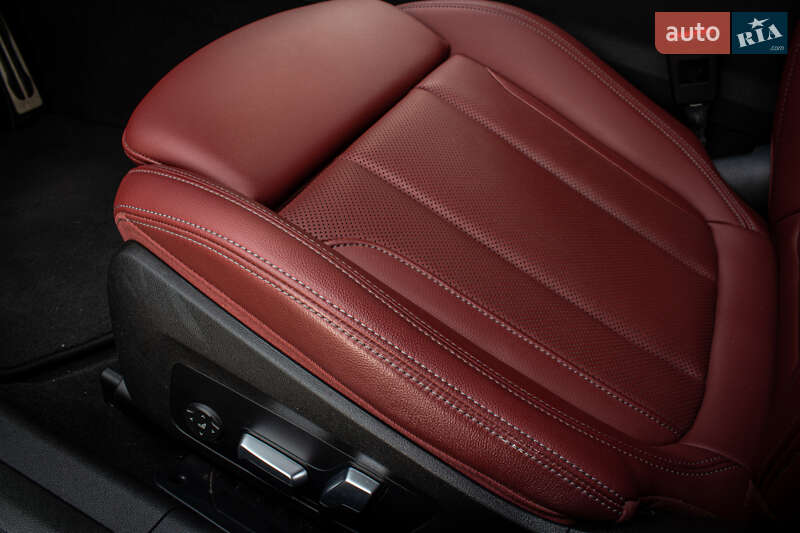 Седан BMW 3 Series 2022 в Львове