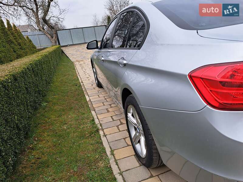 Седан BMW 3 Series 2012 в Черновцах фото 5 Седан BMW 3 Series 2012 в Черновцах