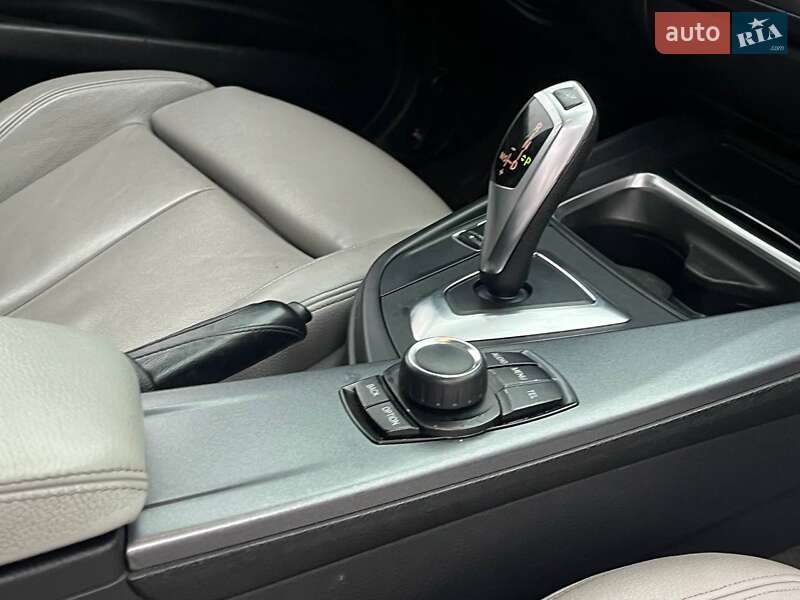 Седан BMW 3 Series 2012 в Львові