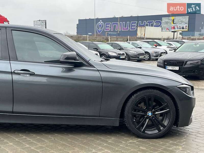 Седан BMW 3 Series 2012 в Львові