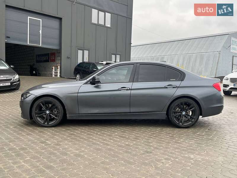 Седан BMW 3 Series 2012 в Львові
