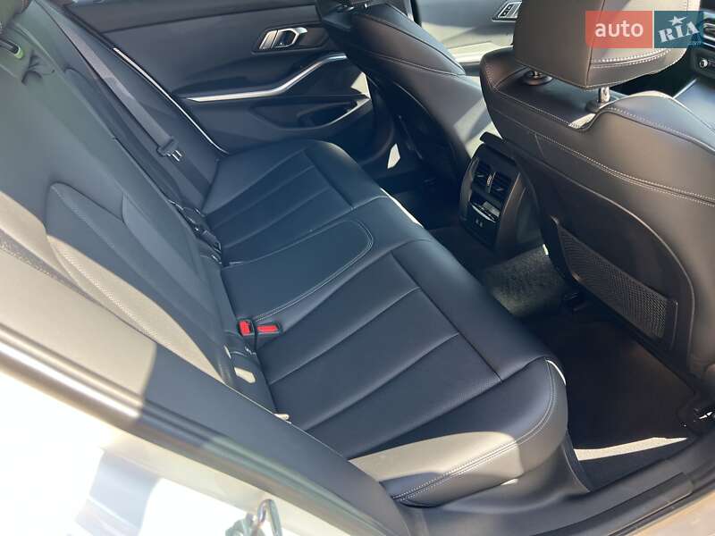 Седан BMW 3 Series 2022 в Києві