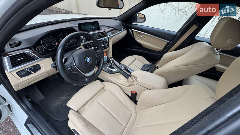 Седан BMW 3 Series 2017 в Киеве