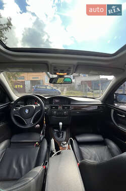 Седан BMW 3 Series 2011 в 